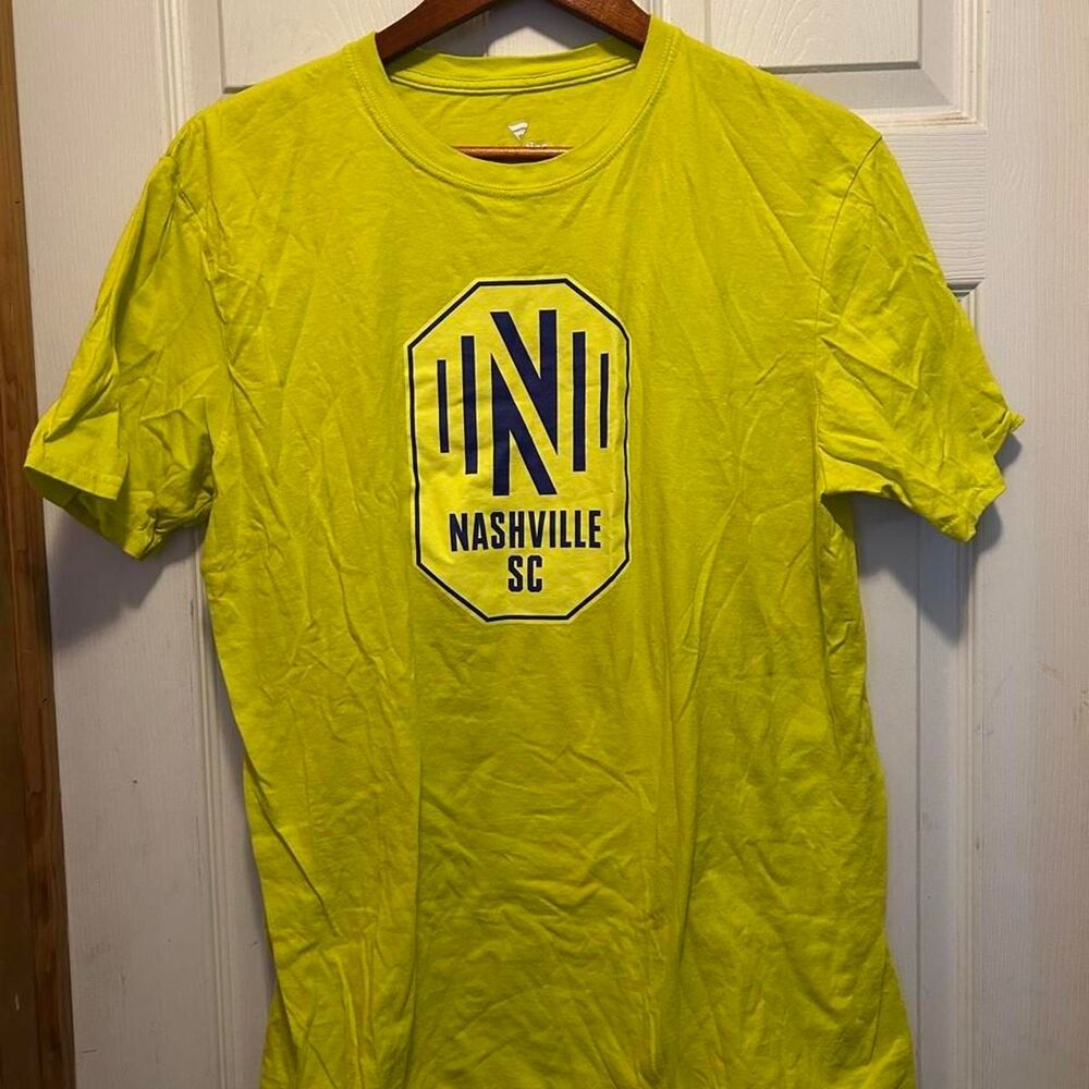 Fanatics Men's Yellow and Green T-shirt